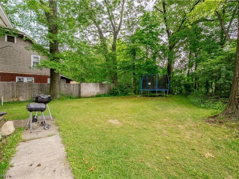 531 Fernwood Drive, Akron, OH 44320 Photo 5
