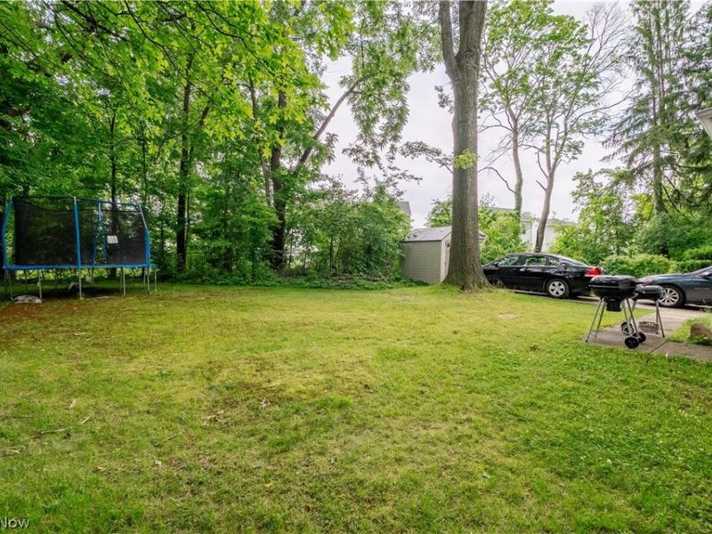 531 Fernwood Drive, Akron, OH 44320 Photo 6