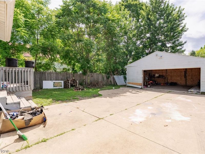 1214 W Wilbeth Road , Akron, OH 44314 Photo 5