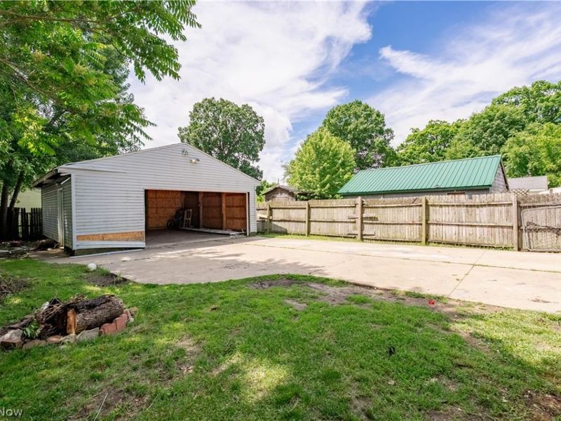 1214 W Wilbeth Road , Akron, OH 44314 Photo 6
