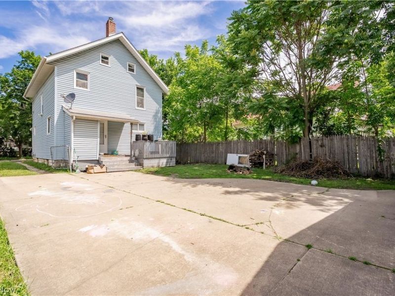 1214 W Wilbeth Road , Akron, OH 44314 Photo 8