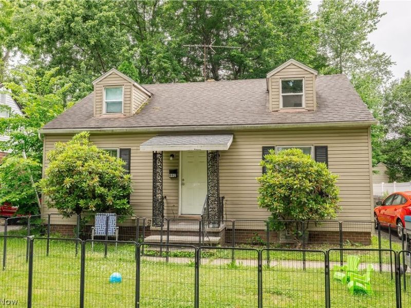 892 Hayden Avenue , Akron, OH 44320 Photo 2