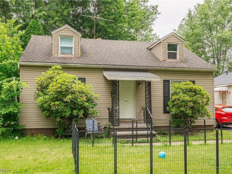 892 Hayden Avenue , Akron, OH 44320 Photo 3