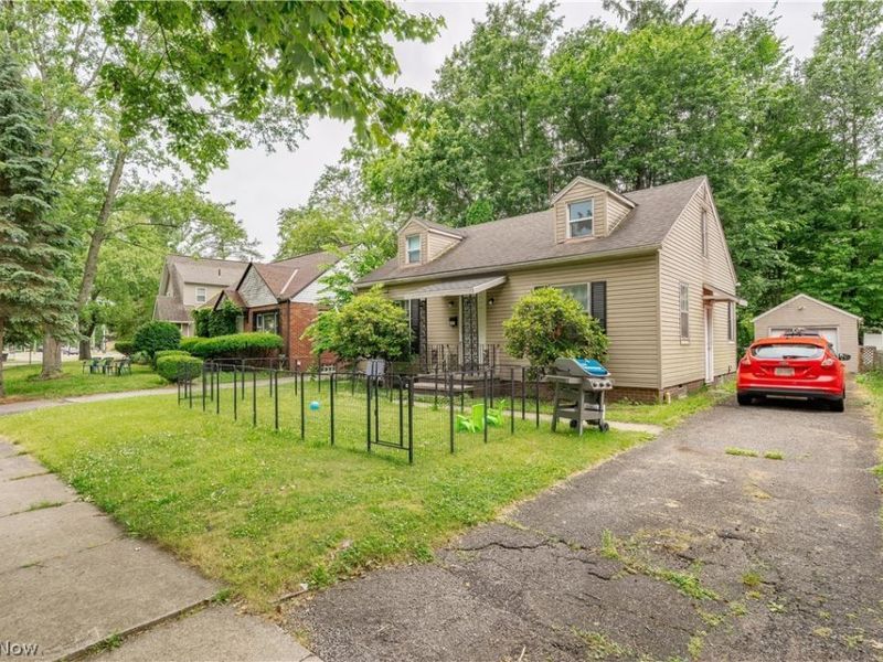 892 Hayden Avenue , Akron, OH 44320 Photo 4