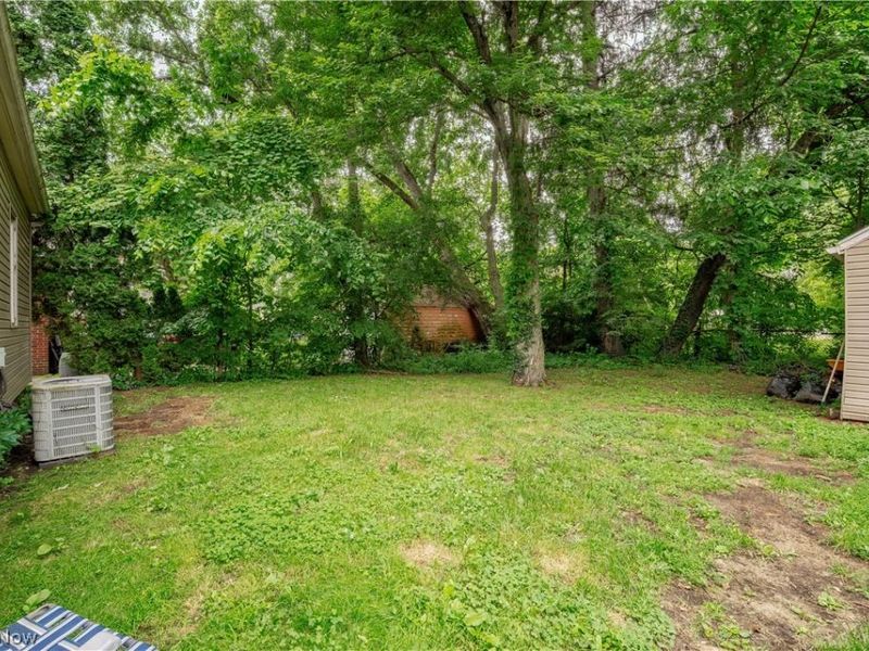 892 Hayden Avenue , Akron, OH 44320 Photo 5