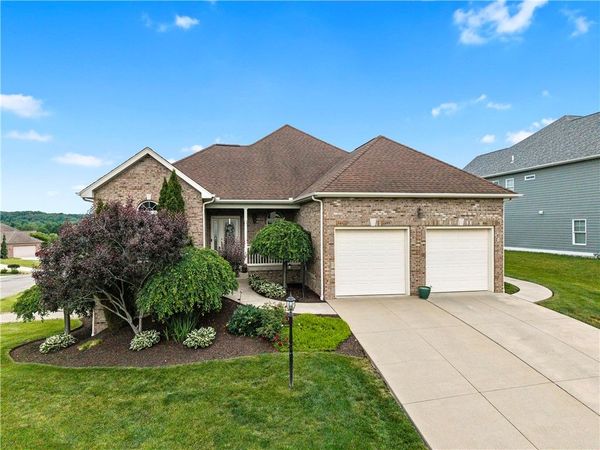 101 Quaker Ridge Ct , Beaver, PA 15009