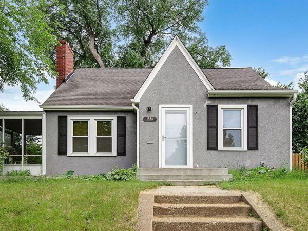 1588 Highland Parkway , Saint Paul, MN 55116