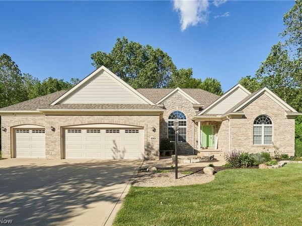4068 Forest Run Circle , Medina, OH 44256