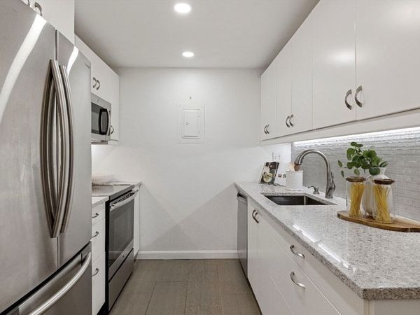 50-56 Broadlawn Park, Unit 221, Boston, MA 02467