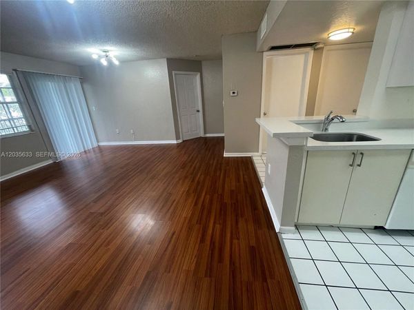 2811 N Oakland Forest Dr , Unit 206, Oakland Park, FL 33309