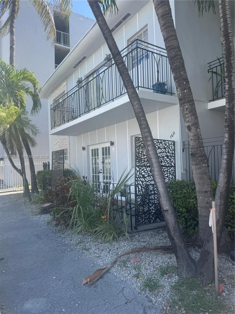 1611 West Ave, Unit 10, Miami Beach, FL 33139 Photo