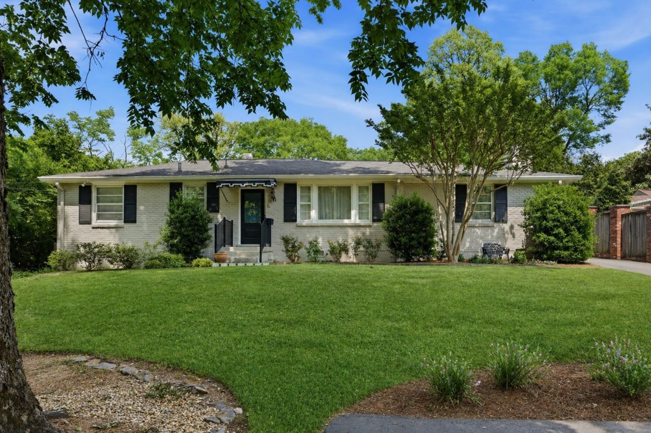 114 Bellevue Dr S, Nashville, TN 37205 Main Photo