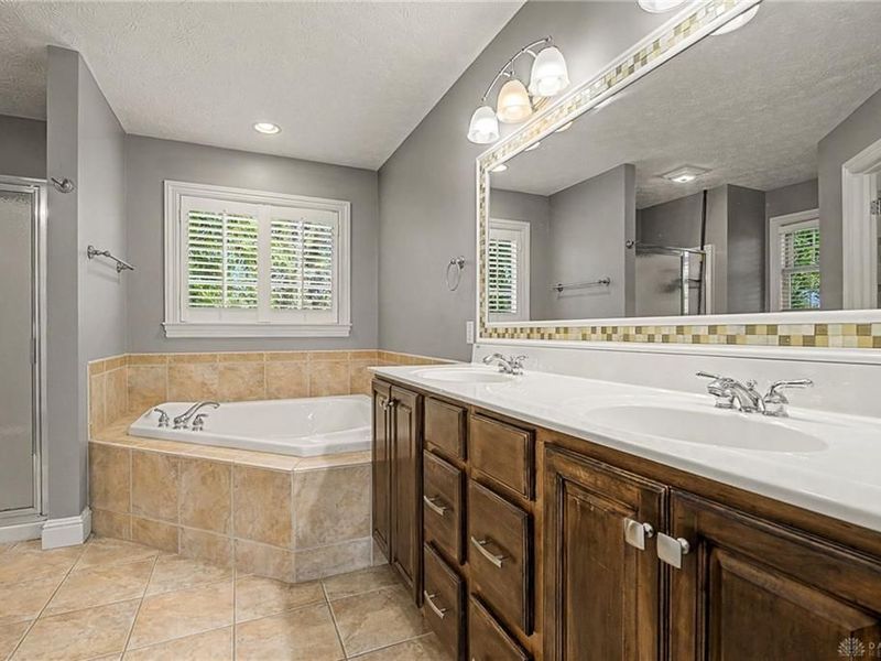 570 Brookmeade Court, Troy, OH 45373 Photo 34