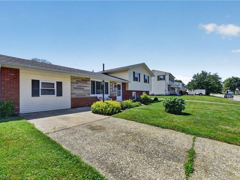 1818 Kenwood Drive , Orrville, OH 44667 Photo 2