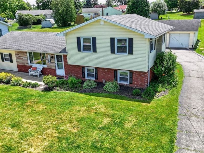1818 Kenwood Drive, Orrville, OH 44667 Photo 6