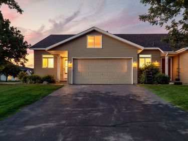 4244 Jarmann Lane, Shakopee, MN 55379