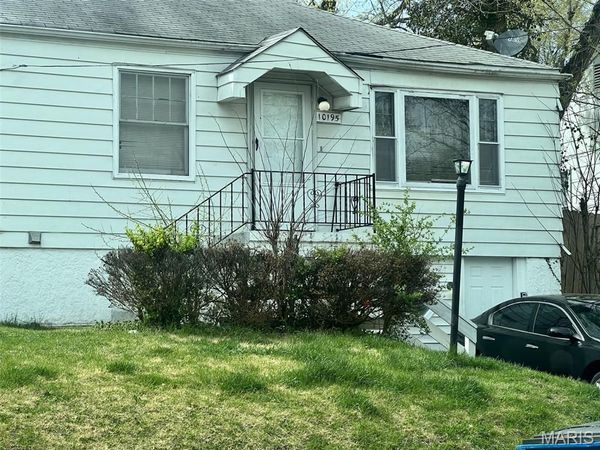 10195 Cloverdale Drive, St Louis, MO 63136