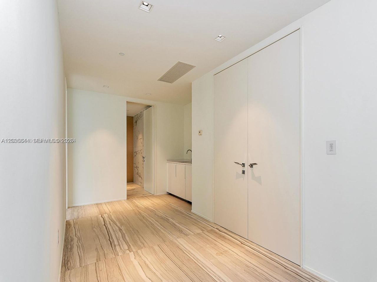1000 Biscayne Blvd , Unit 4802, Miami, FL 33132 Photo