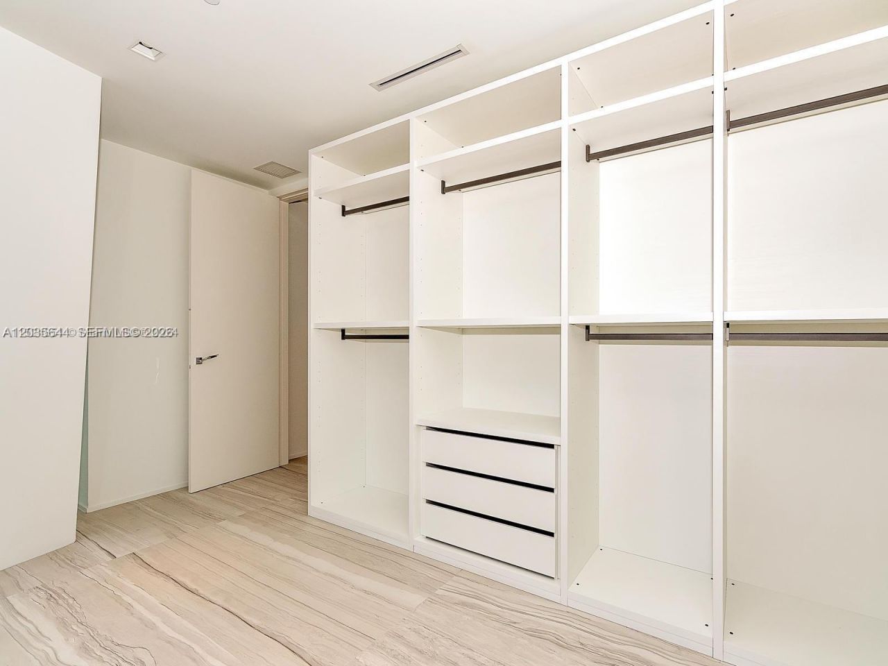 1000 Biscayne Blvd , Unit 4802, Miami, FL 33132 Photo