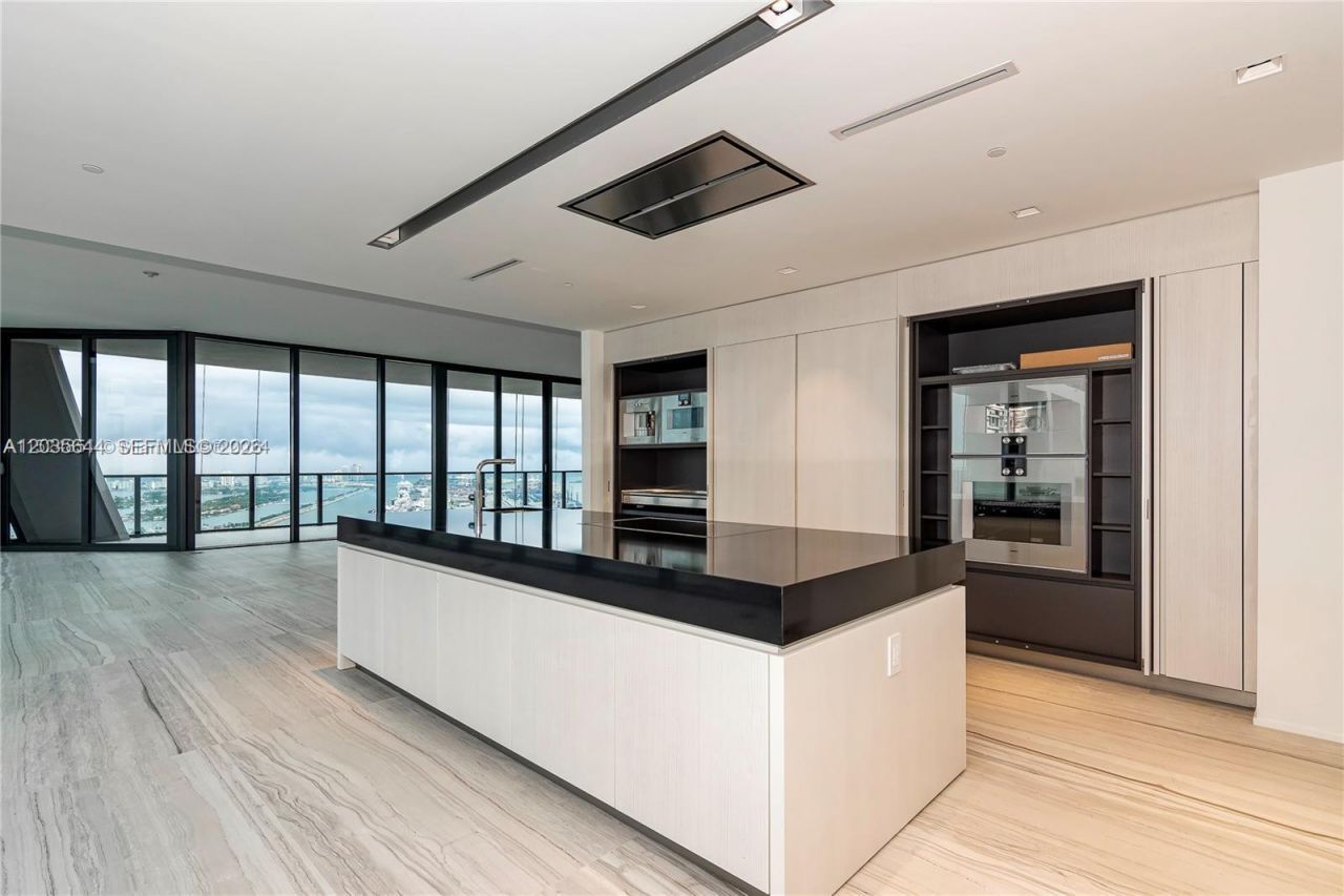 1000 Biscayne Blvd , Unit 4802, Miami, FL 33132 Photo