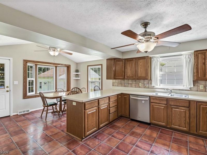 23426 Alexander Road, North Olmsted, OH 44070 Photo 16