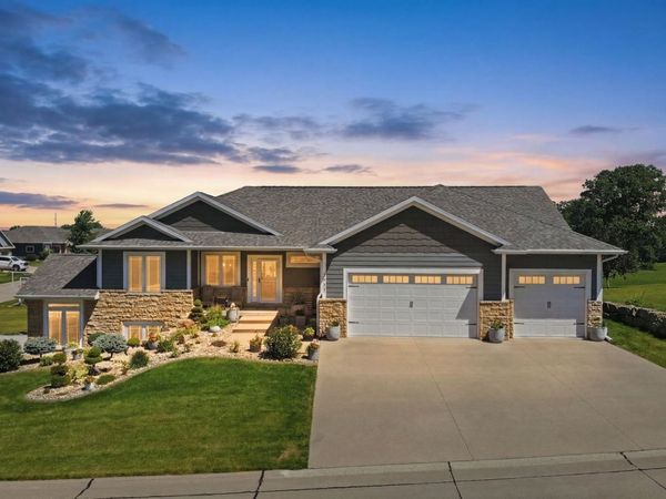 7663 Kaia Drive, Peosta, IA 52068