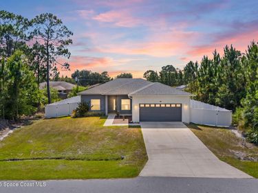 2840 Fontainebleau Avenue SE , Melbourne, FL 32909