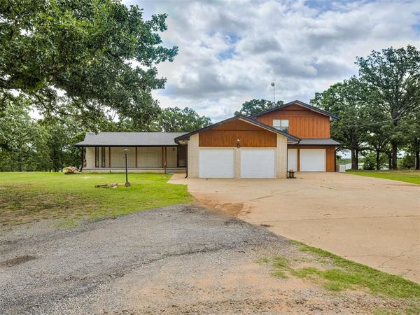 38021 W Highway 16 , Bristow, OK 74010