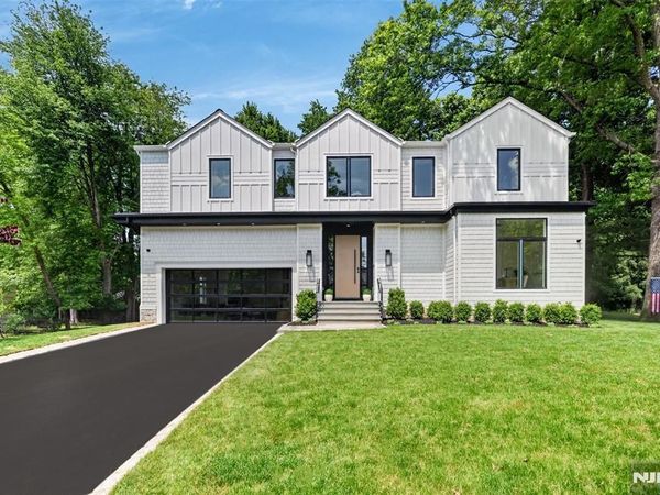 26 Collins Avenue, CLOSTER, NJ 07624