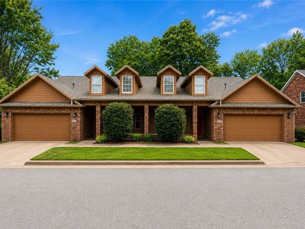 519-521 S Pierremont Drive, Fayetteville, AR 72701