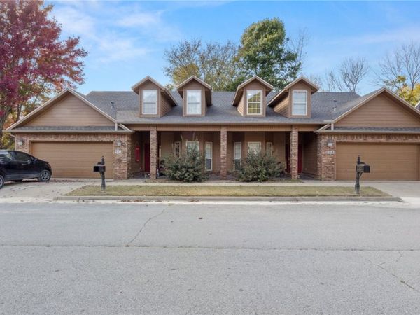 519-521 S Pierremont Drive, Fayetteville, AR 72701