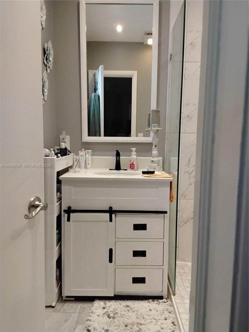 911 W Country Club Cir, Plantation, FL 33317 Photo
