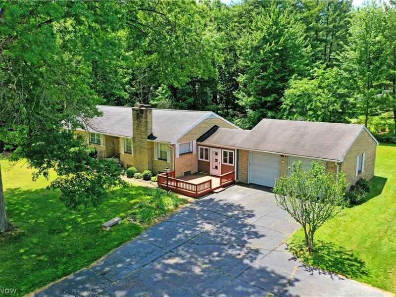 2141 North Road NE, Warren, OH 44483 Photo 2