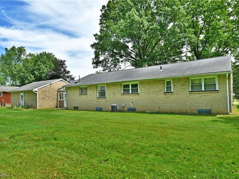2141 North Road NE, Warren, OH 44483 Photo 6