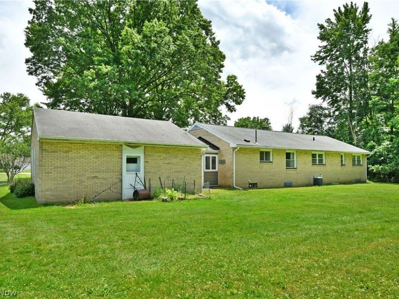 2141 North Road NE, Warren, OH 44483 Photo 7