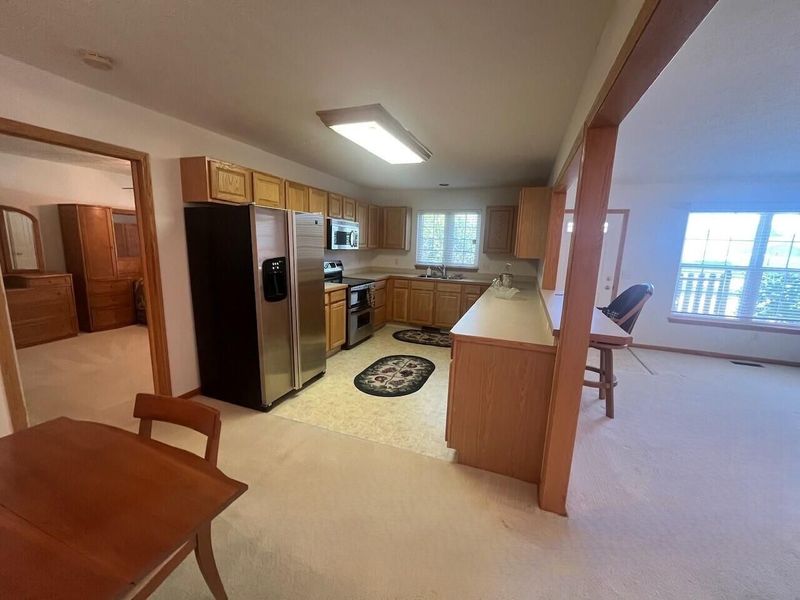 532 Heather Woods Drive, Elyria, OH 44035 Photo 12