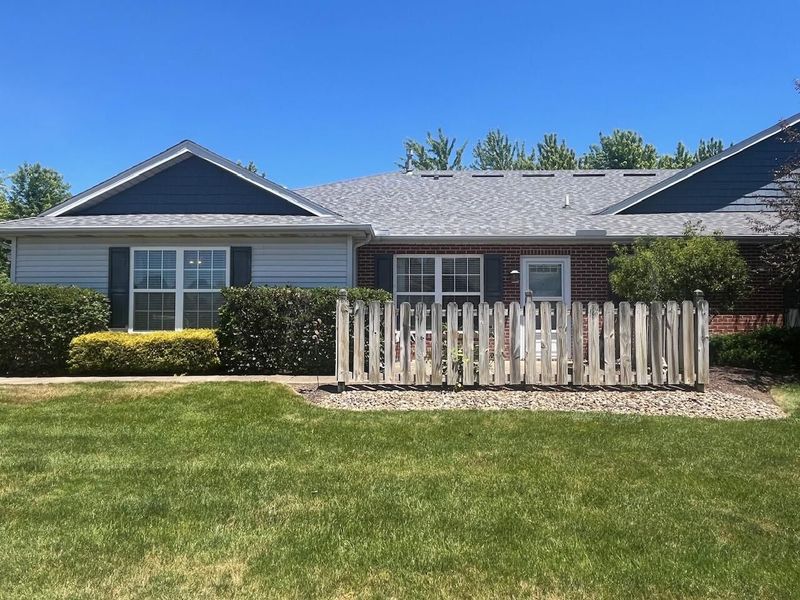 532 Heather Woods Drive, Elyria, OH 44035 Photo 5