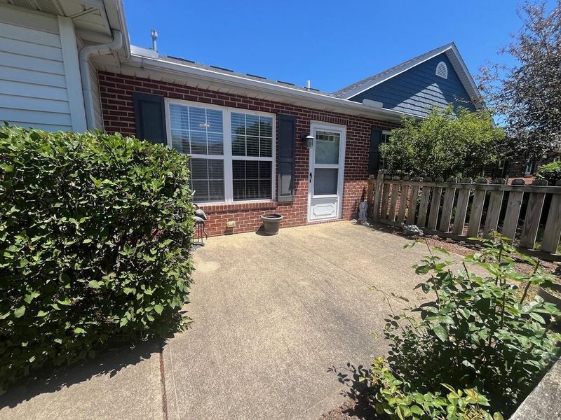 532 Heather Woods Drive, Elyria, OH 44035 Photo 7