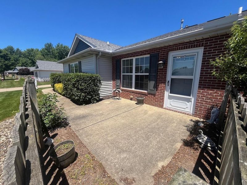 532 Heather Woods Drive, Elyria, OH 44035 Photo 8