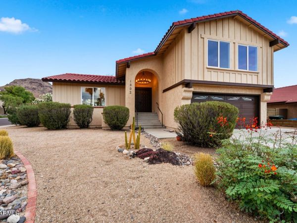 1802 E CROCUS Drive, Phoenix, AZ 85022