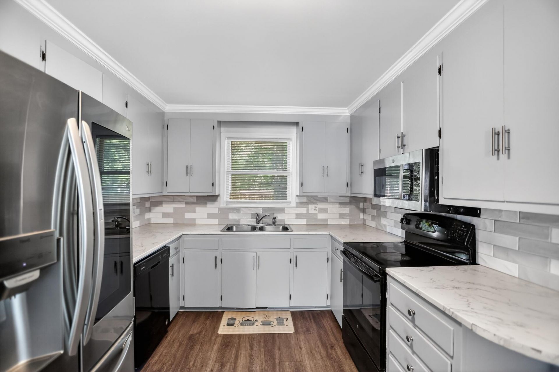 1705 Redwood Photo 13