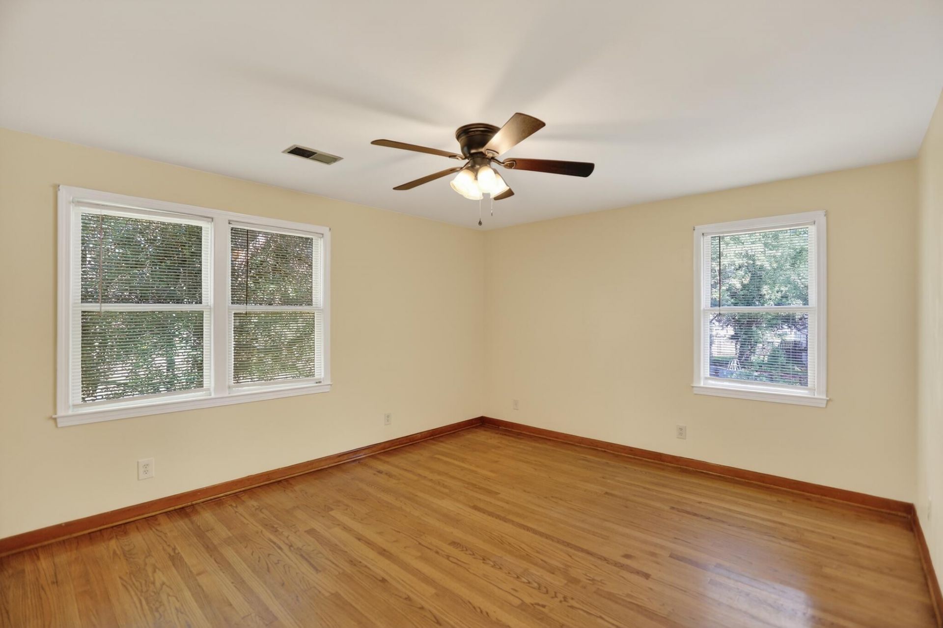 1705 Redwood Photo 25