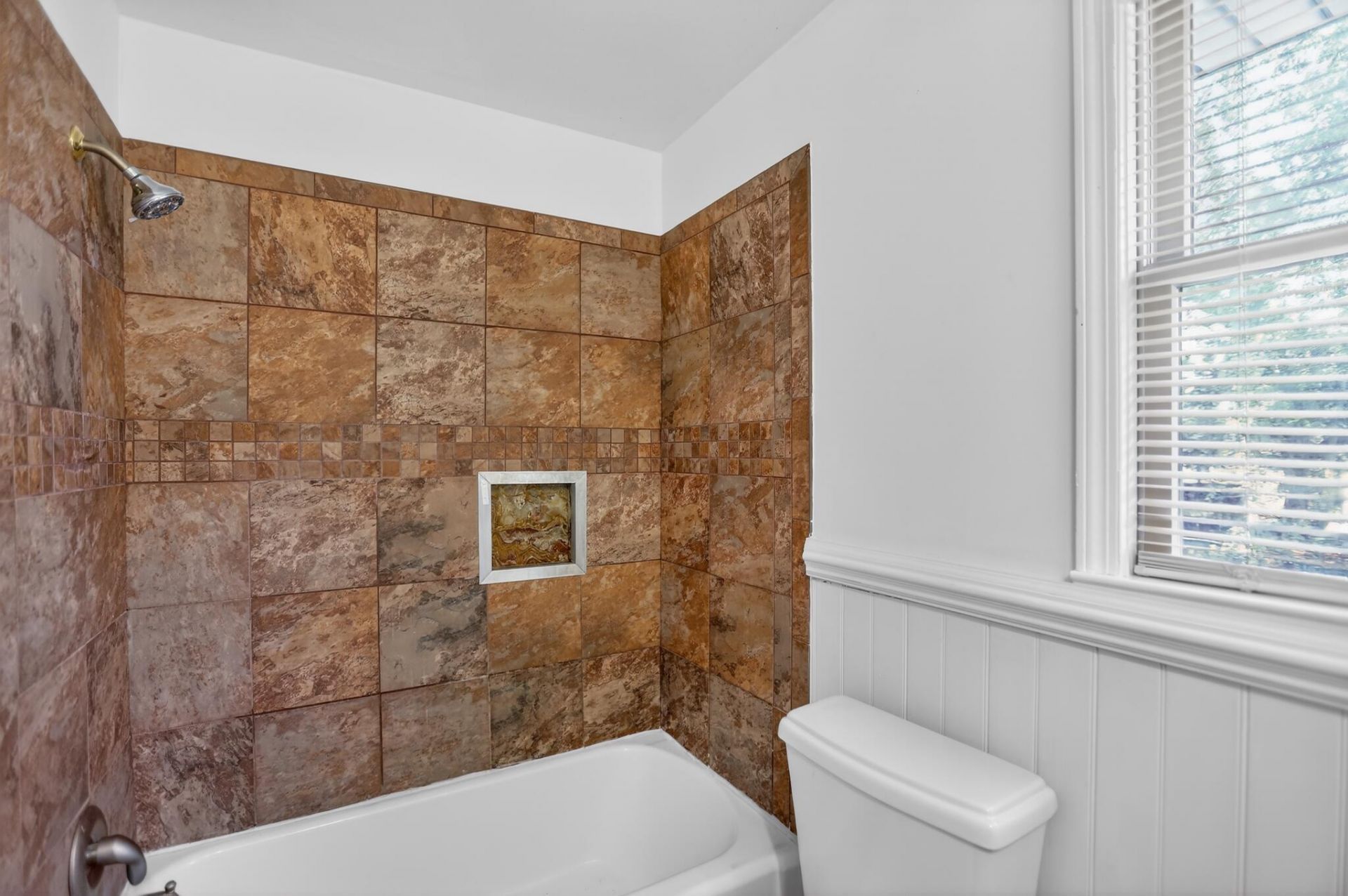 1705 Redwood Photo 27