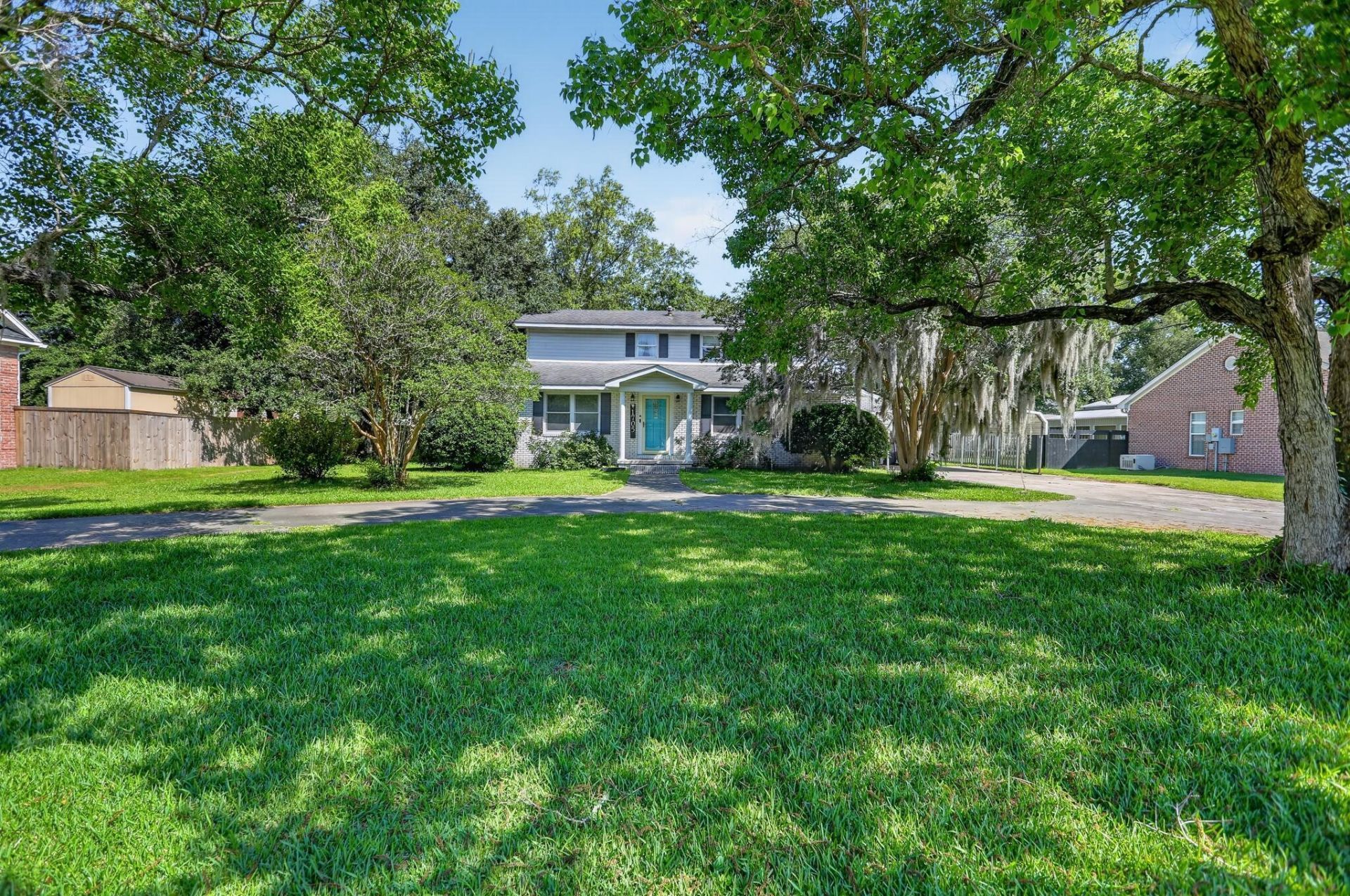 1705 Redwood Photo 4