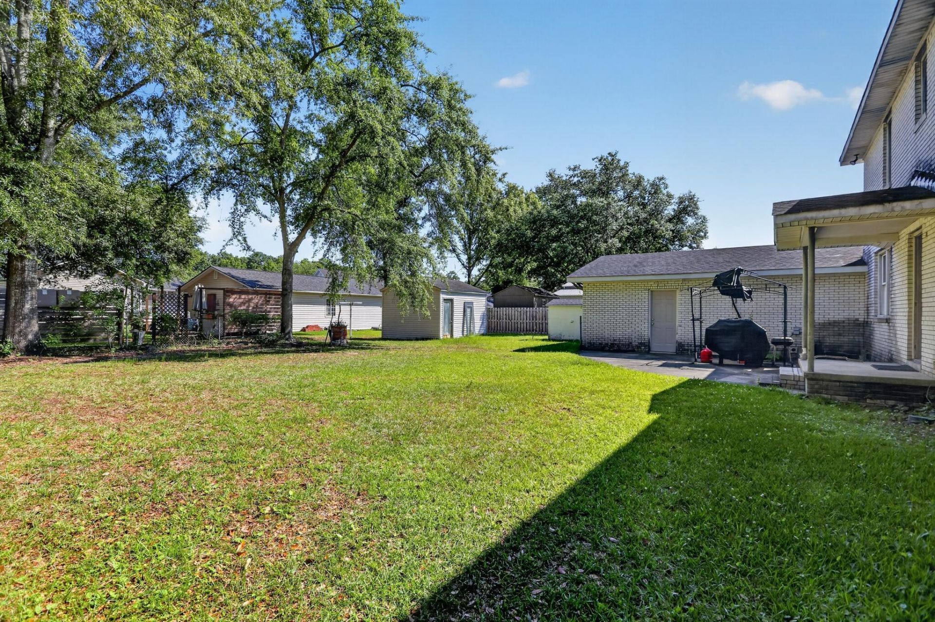 1705 Redwood Photo 6