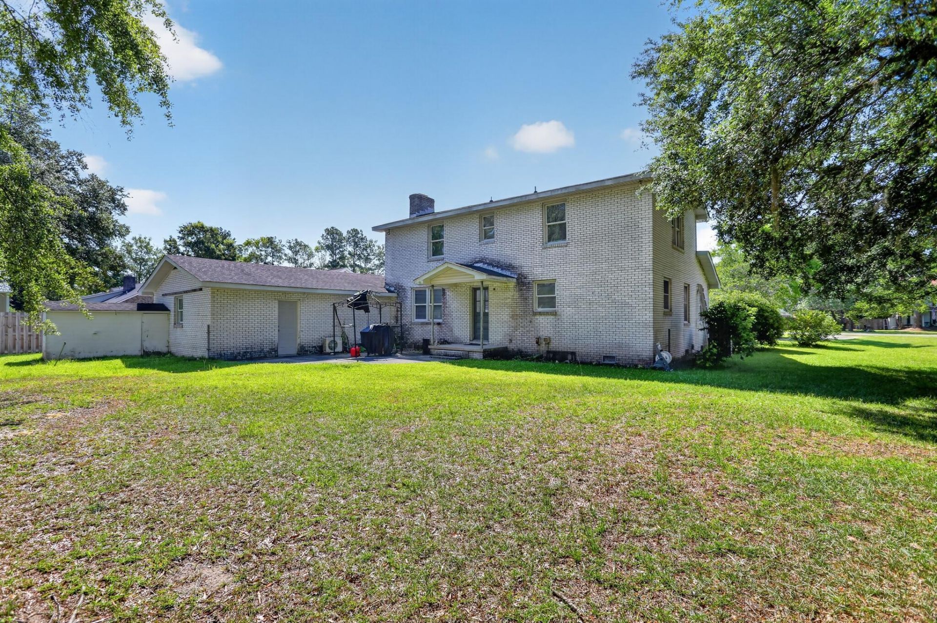 1705 Redwood Photo 7