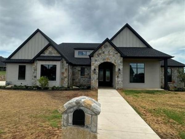 1604 N Mason, Bowie, TX 76230