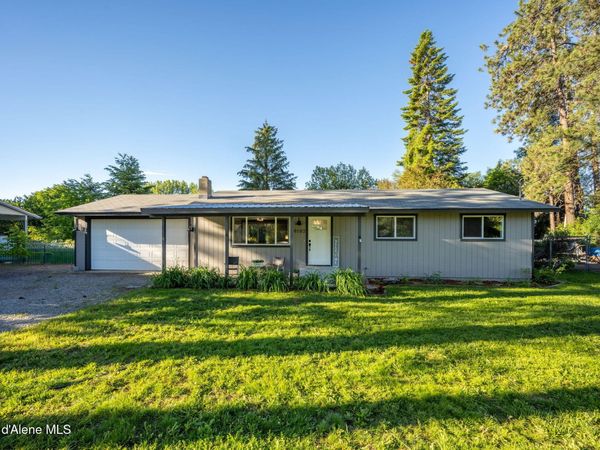 8582 W Larch ST , Rathdrum, ID 83858