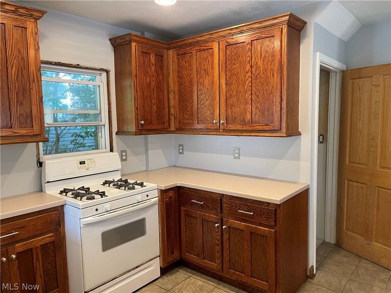 537 Archwood Avenue, Akron, OH 44301 Photo 3