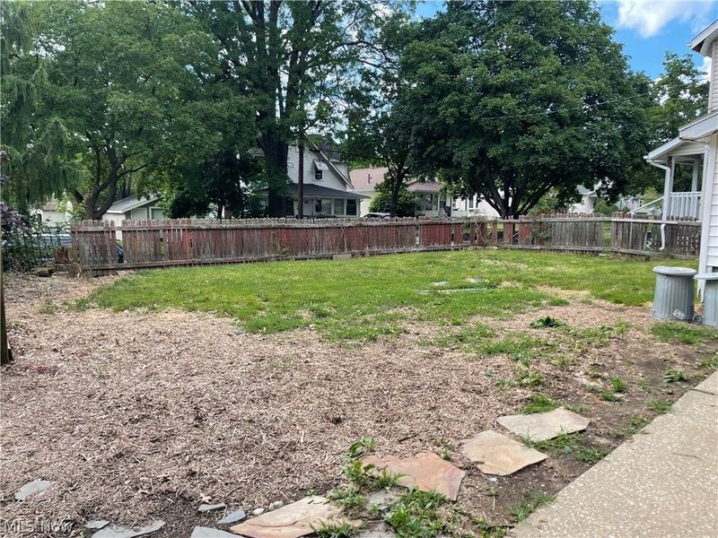 537 Archwood Avenue, Akron, OH 44301 Photo 9